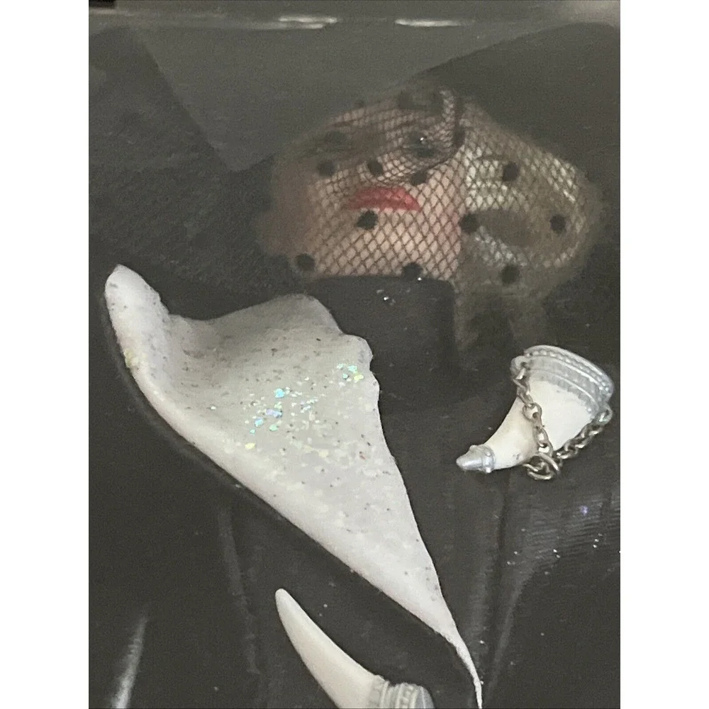 Disney Collector Edition Cruella De Vil Barbie Doll 101‎ Dalmations 1996 Mattel